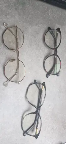 3 paires de lunettes