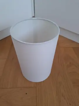 Petit abat-jour blanc