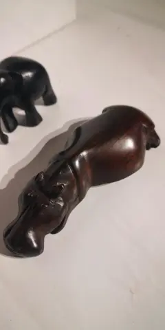 Eléphant et hippopotame en bois exotique