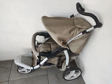 poussette on très bon état
