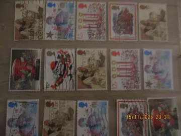 15 timbres oblitérés Noël Grande-Bretagne
