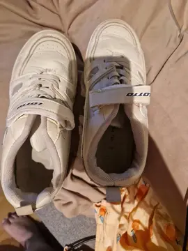 Basket lotto taille 35