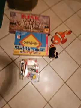 jeux société et peluches