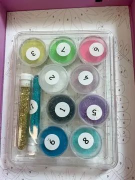 sable coloré et paillettes (pour dessins d’enfants)