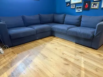 canapé d’angle bleu