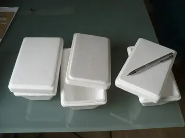 Trois petites boîtes isothermes