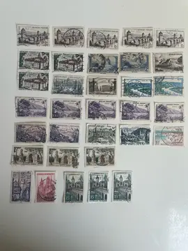 Lot 9 de 33 timbres Sites et Monuments anciens francs