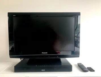TV PANASONIC 32’’ + Barre de son DENON