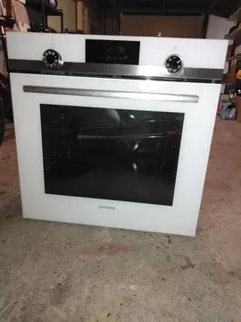 Four encastrable Siemens HB573AB