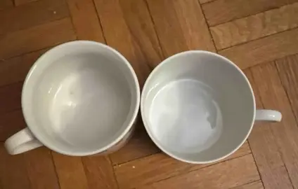 2 tasses de taille moyenne