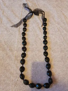 Collier noir fantaisie