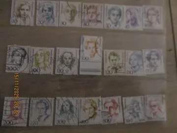 21 timbres oblitérés Allemagne "Femmes célèbres allemandes"