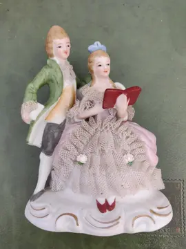 figurines en résine