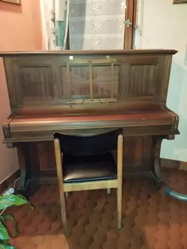 piano droit ancien
