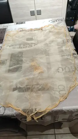 petit voilage neuf pour petite fenêtre