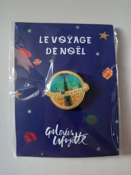 Pin's de Noël. Galeries Lafayette