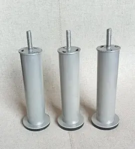 3 pieds de meubles Ikea