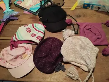 petit lot de bonnets