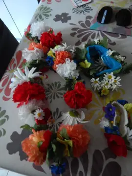 lot collier, bracelet, bandeau cheveux fleurie