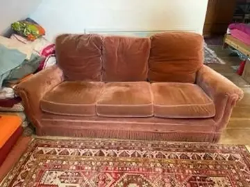 canapé 3 places en velours couleur rose