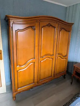 Armoire trois portes
