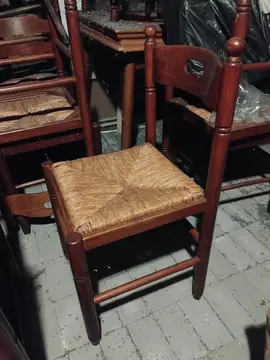 lot de chaises en bois