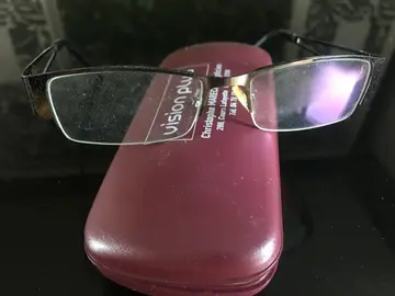 Lunettes de vue - monture en bon état