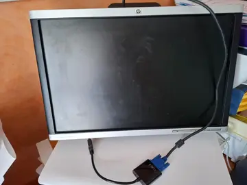 ecran PC 17 pouces avec câbles et clavier