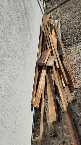 baguettes et planches en bois