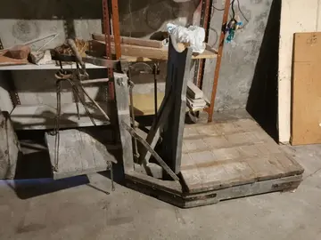 Grande balance ancienne