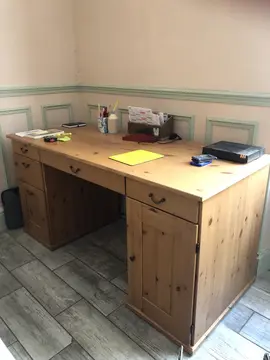 Bureau en pin massif