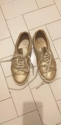 tennis dorés taille 38