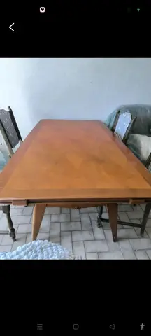 Table de salon et 5 chaises