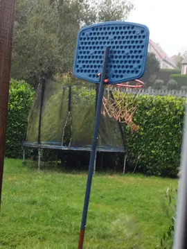 panier de basket avec pied
