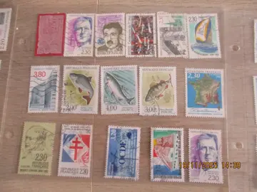 15 timbres oblitérés France 1990