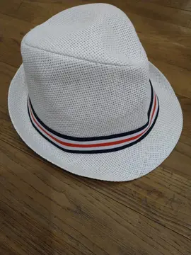Chapeau blanc liseré tricolore