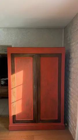 armoire en bois massif