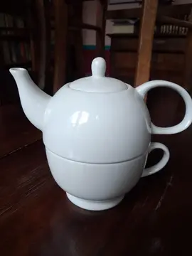 théière et tasse à thé