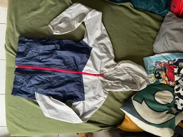 coupe vent / kway 8ans quechua