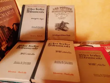 Les Textes français (4 livres collection ancienne) + les poètes romantiques (ancien)