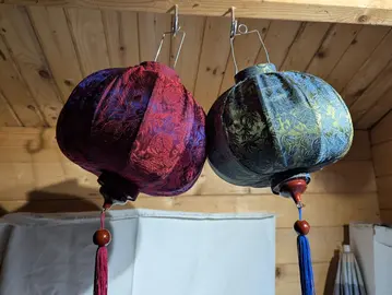 deux lanternes vietnamiennes