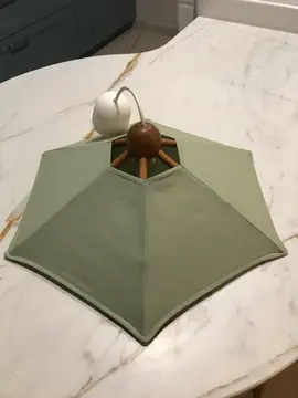 suspension bois et tissu