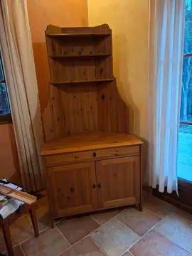 meuble en pin. massif