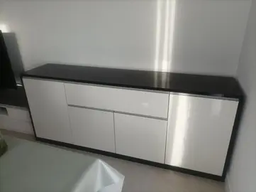 bahut bas blanc et noir laqué