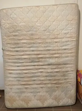 matelas bon état multi couleurs claires