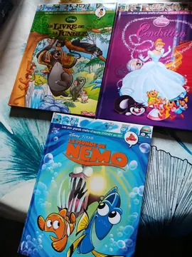 Lot de trois livres Disney