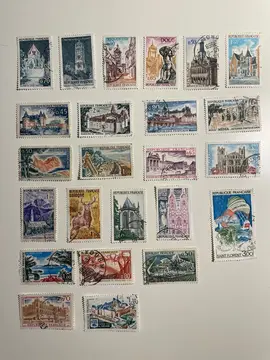 Lot 13 de 23 timbres Sites et monuments