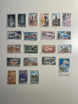 Lot 14 de 21 timbres Sites et monuments