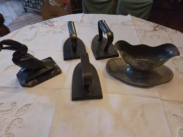 décoration en étain et métal argenté