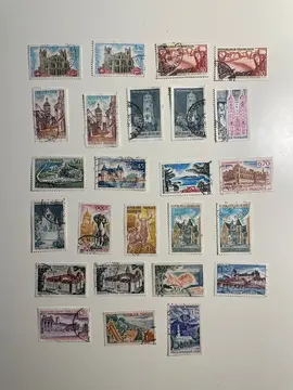 Lot 16 de 25 timbres Sites et monuments